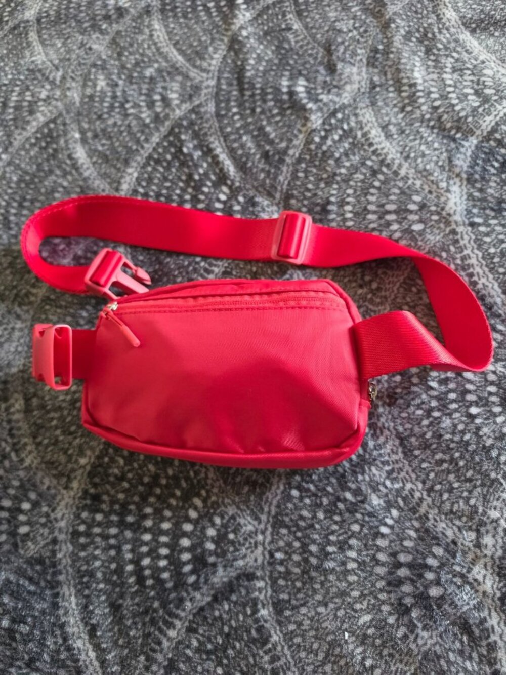 Vibrant Red Studio NYC belt bag is perfect for hands-free convenience. - Picture 6 of 8